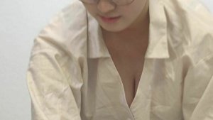 たんぽぽ白鳥さんのおっぱいが川村さん並みに爆乳化したみたいな授乳期ママさん胸チラ盗撮